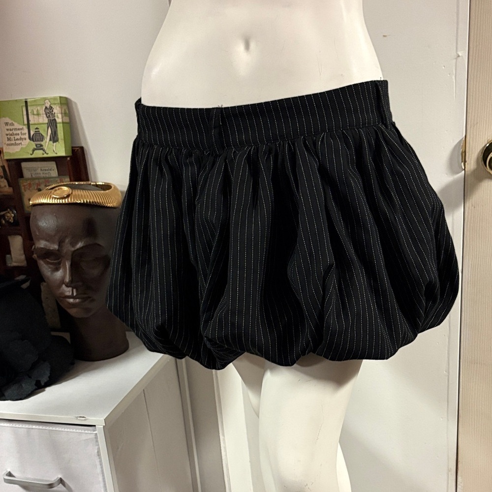 Pretty Little Thing Black Pinstripe Bubble Skirt 8